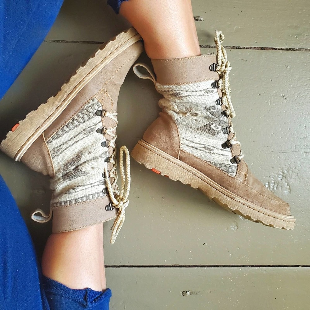 LIKE NEW Oriana Work Boot in Taupe, Born